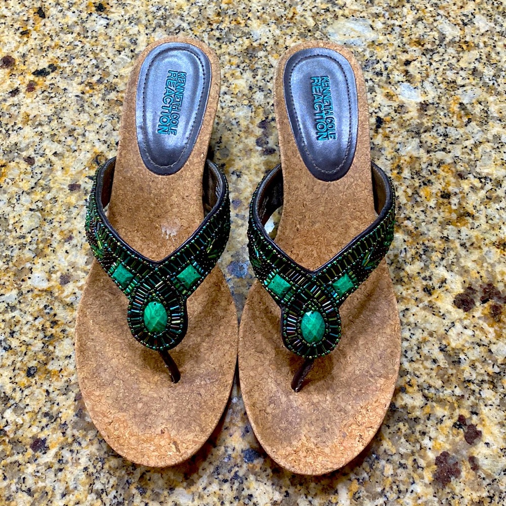 ❤️Size 7.5, Kenneth Cole Reaction thong, wedge, sandal, used with nice beading.